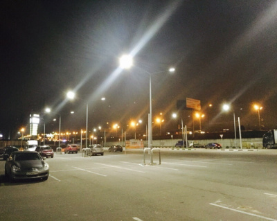 Освещение парковки торгового центра